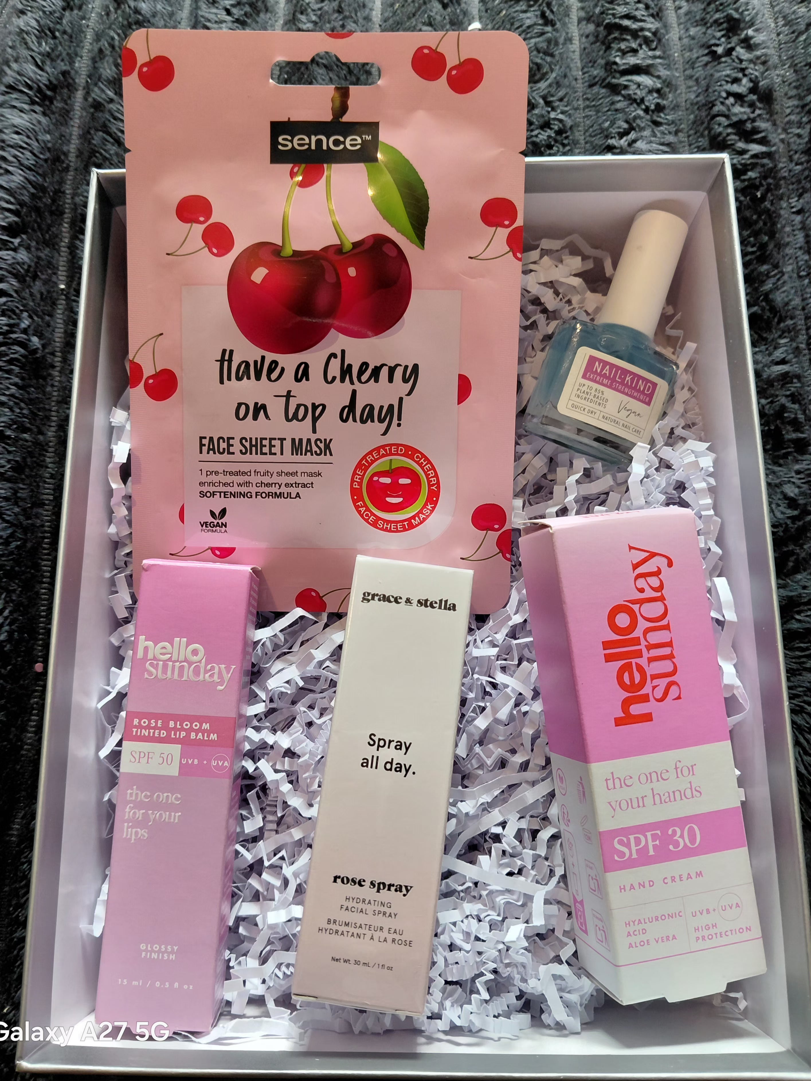 Hello Sunday 5 piece Beauty Box